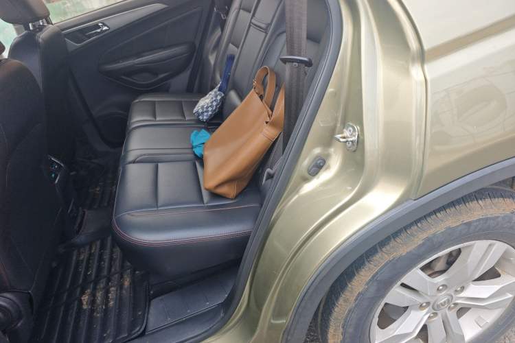 Used CHANGAN CS75 2016 1.8T Automatic Elite Model China IV Standard Left Rear Seat