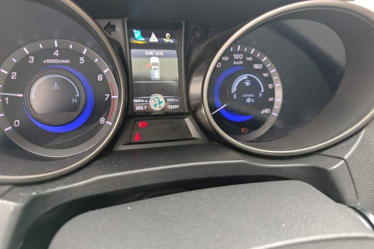 Used CHANGAN CS75 2016 2.0L Manual Luxury Version China V Standard Odometer Close Up