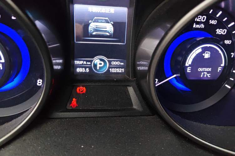 Used CHANGAN CS75 2016 1.8T Automatic Elite Model China IV Standard Odometer Close Up