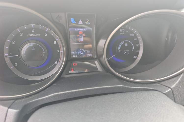 Used CHANGAN CS75 2016 1.8T Automatic Elite Model China IV Standard Odometer Close Up