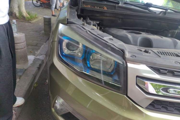 Used CHANGAN CS75 2016 2.0L Manual Luxury Version China V Standard Right Front Headlight