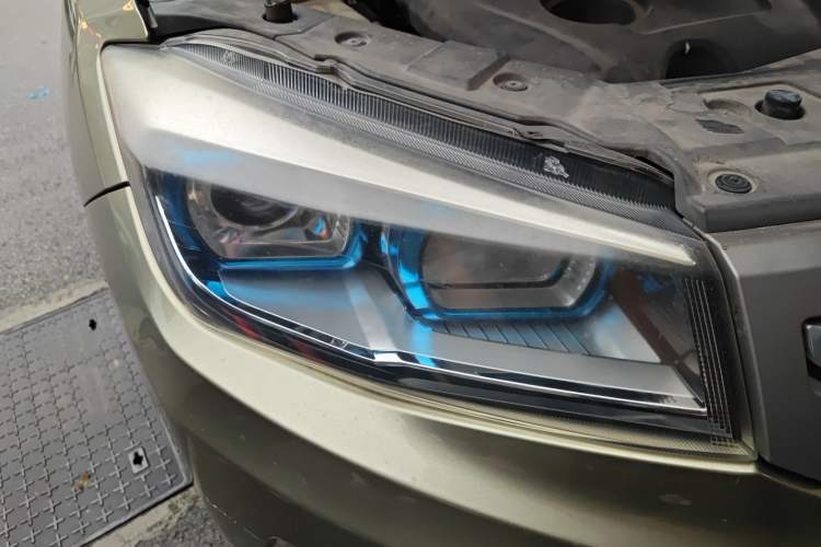 Used CHANGAN CS75 2016 1.8T Automatic Elite Model China IV Standard Right Front Headlight
