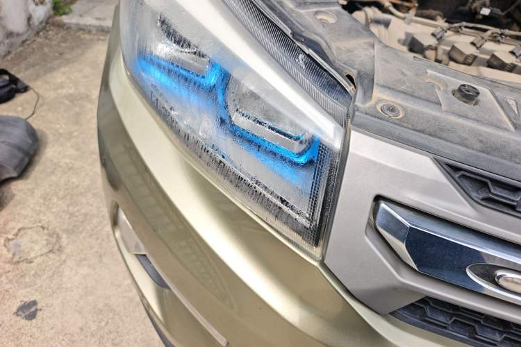 Used CHANGAN CS75 2016 1.8T Automatic Elite Model China IV Standard Right Front Headlight