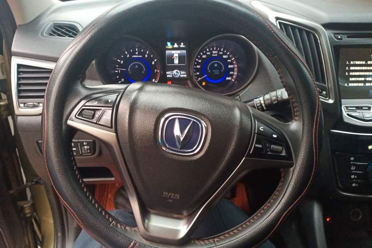 Used CHANGAN CS75 2016 2.0L Manual Luxury Version China IV Standard Steering Wheel