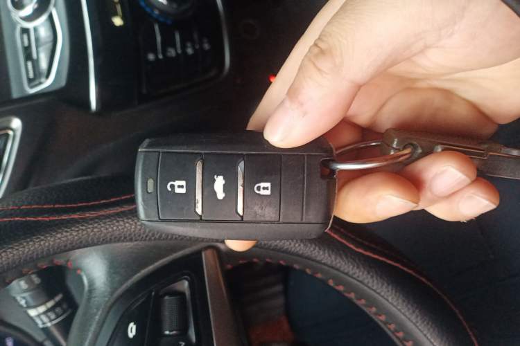 Used CHANGAN CS75 2016 2.0L Manual Luxury Version China IV Standard Vehicle Key