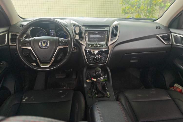 Used CHANGAN CS75 2016 1.8T Automatic Elite Model China V Standard Center Console