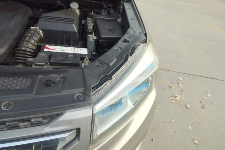 Used CHANGAN CS75 2016 1.8T Automatic Elite Model China V Standard Engine Bay Left