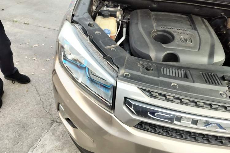 Used CHANGAN CS75 2016 1.8T Automatic Elite Model China V Standard Engine Bay Right