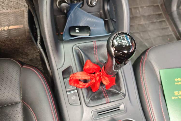 Used CHANGAN CS75 2016 2.0L Manual Luxury Version China V Standard Gear Lever