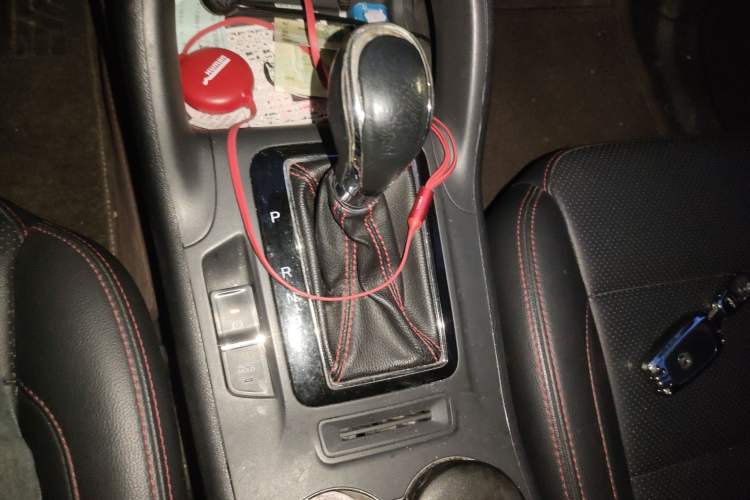 Used CHANGAN CS75 2016 1.8T Automatic Elite Model China V Standard Gear Lever
