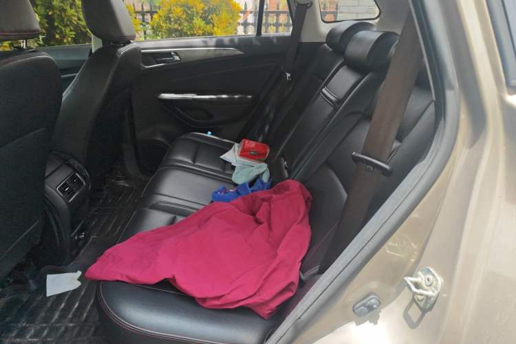 Used CHANGAN CS75 2016 1.8T Automatic Elite Model China V Standard Left Rear Seat