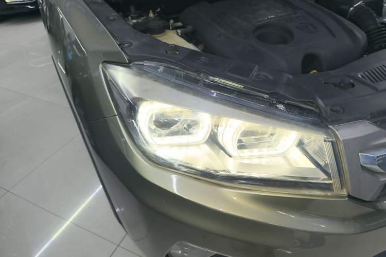 Used CHANGAN CS75 2016 1.8T Automatic Prestige Model China V Standard Right Front Headlight