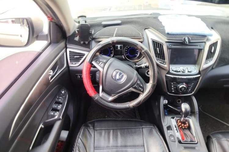Used CHANGAN CS75 2016 1.8T Automatic Elite Model China V Standard Steering Wheel
