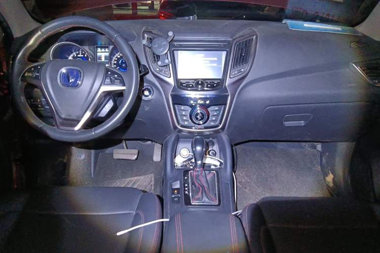 Used CHANGAN CS75 2016 1.8T Automatic Elite Model China IV Standard Center Console