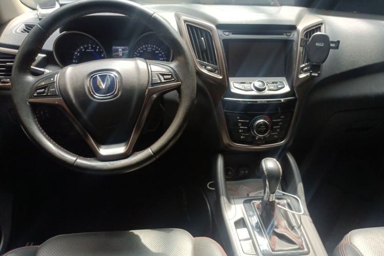 Used CHANGAN CS75 2016 1.8T Automatic Prestige Model China IV Standard Center Console