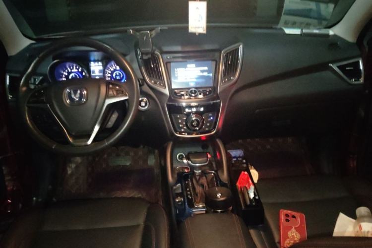 Used CHANGAN CS75 2016 1.8T Automatic Elite Model China V Standard Center Console