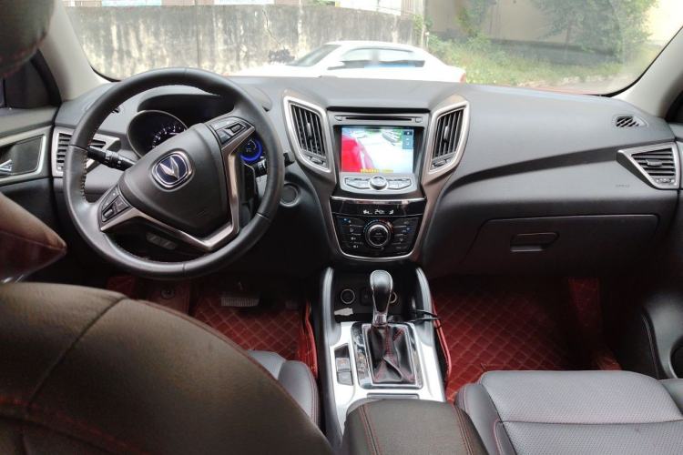 Used CHANGAN CS75 2016 1.8T Automatic Elite Model China V Standard Center Console