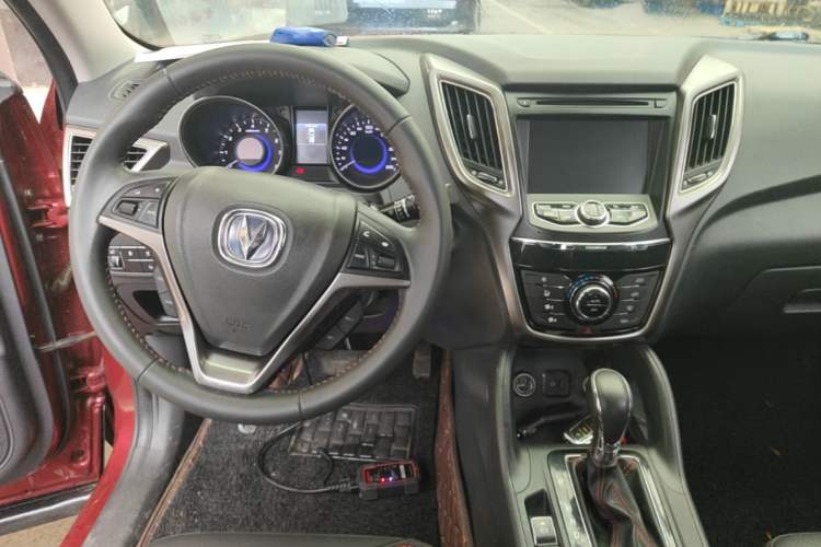 Used CHANGAN CS75 2016 1.8T Automatic Elite Model China V Standard Center Console