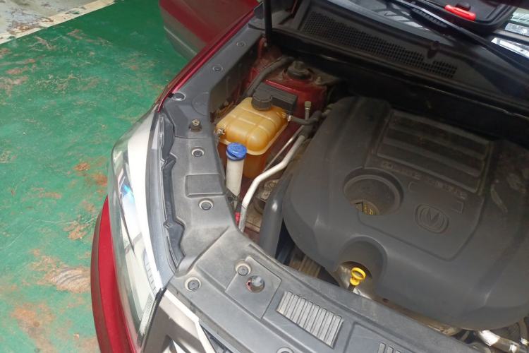 Used CHANGAN CS75 2016 1.8T Automatic Prestige Model China IV Standard Engine Bay Right