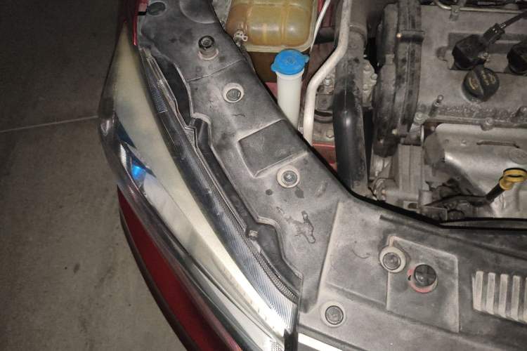 Used CHANGAN CS75 2016 1.8T Automatic Elite Model China V Standard Engine Bay Right