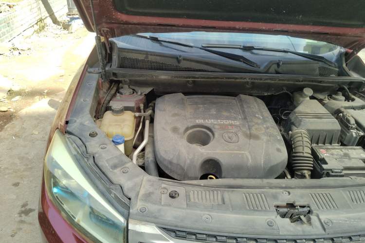 Used CHANGAN CS75 2016 1.8T Automatic Elite Model China IV Standard Engine Bay Right