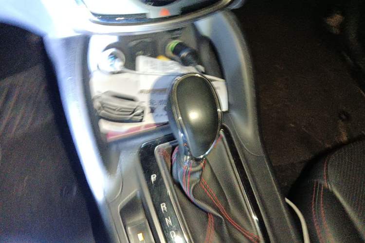 Used CHANGAN CS75 2016 1.8T Automatic Elite Model China IV Standard Gear Lever
