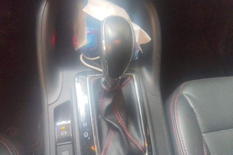 Used CHANGAN CS75 2016 1.8T Automatic Elite Model China V Standard Gear Lever