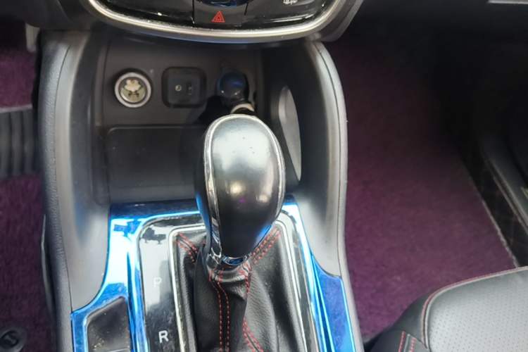 Used CHANGAN CS75 2016 1.8T Automatic Elite Model China V Standard Gear Lever