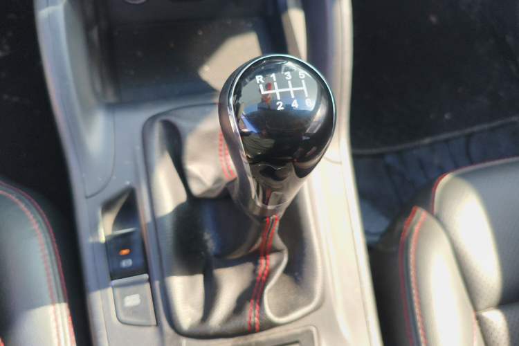 Used CHANGAN CS75 2016 2.0L Manual Luxury Version China V Standard Gear Lever