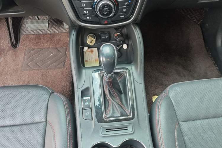 Used CHANGAN CS75 2016 1.8T Automatic Elite Model China V Standard Gear Lever