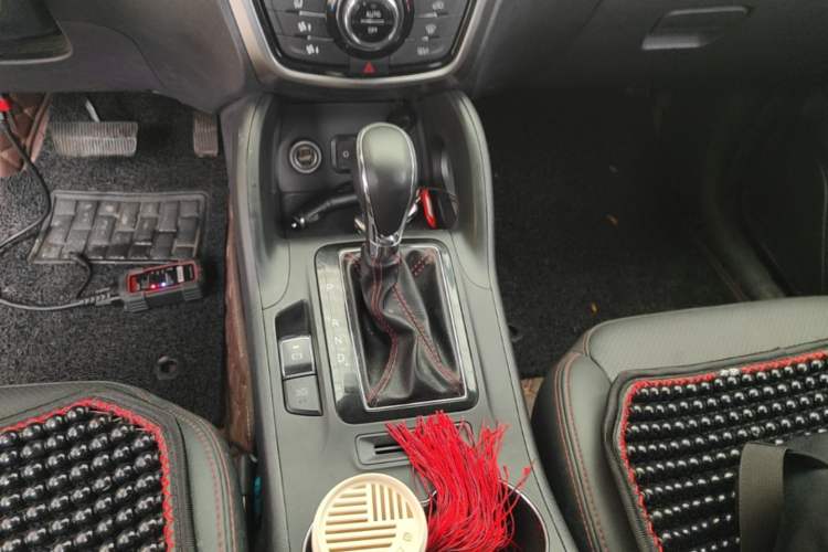 Used CHANGAN CS75 2016 1.8T Automatic Elite Model China V Standard Gear Lever