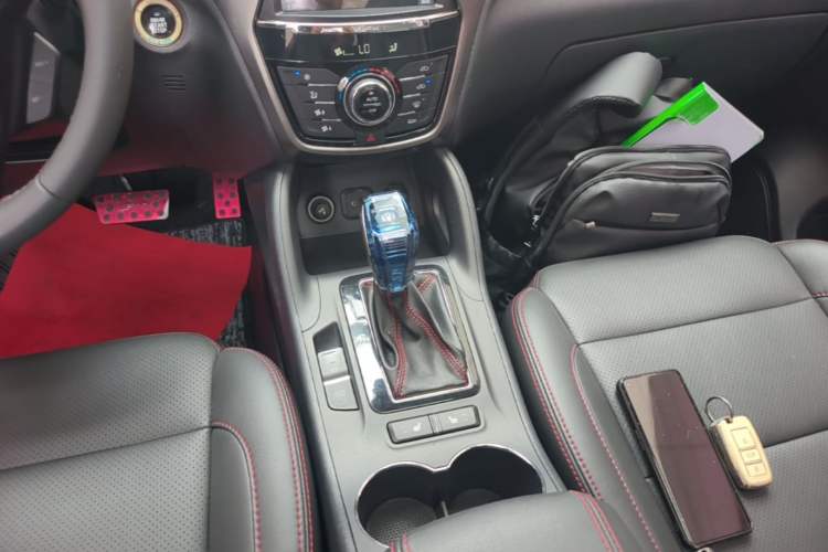 Used CHANGAN CS75 2016 1.8T Automatic Prestige Model China V Standard Gear Lever