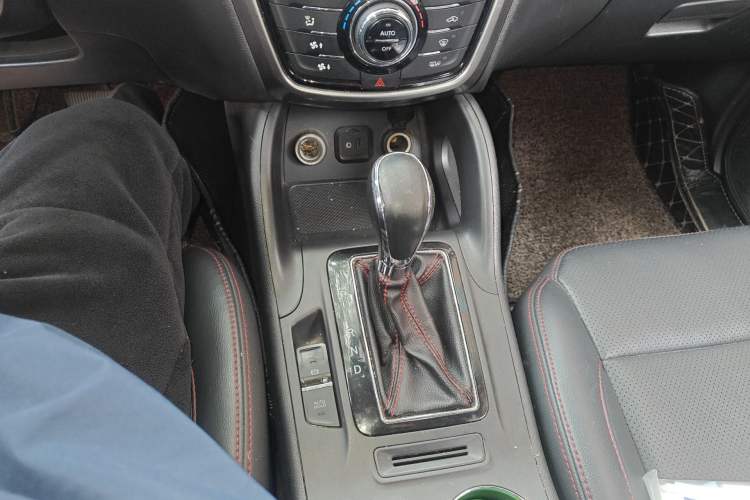 Used CHANGAN CS75 2016 1.8T Automatic Elite Model China V Standard Gear Lever