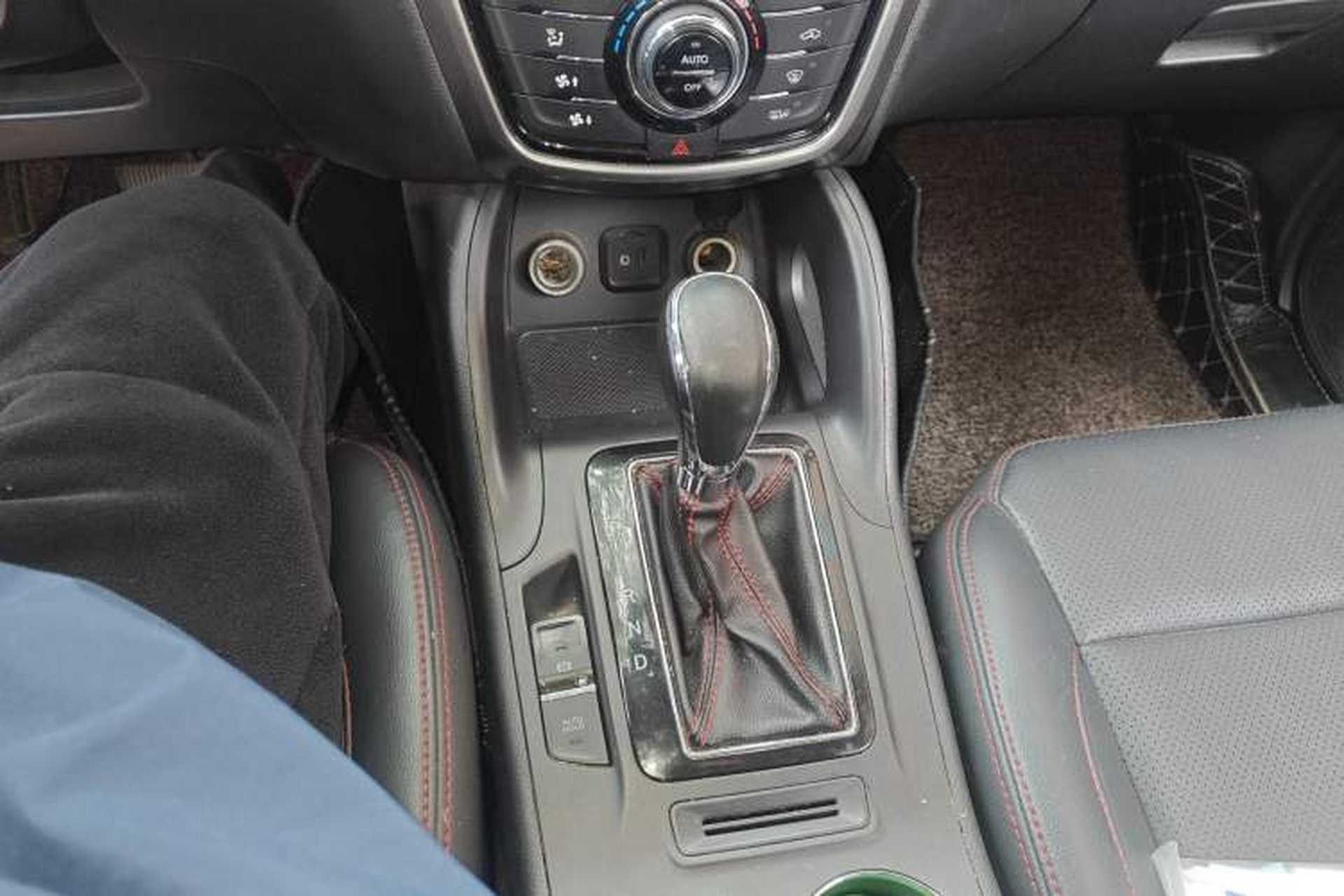 Used CHANGAN CS75 2016 1.8T Automatic Elite Model China V Standard Gear Lever