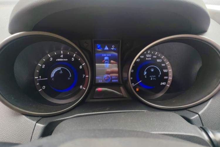 Used CHANGAN CS75 2016 2.0L Manual Luxury Version China IV Standard Instrument Cluster