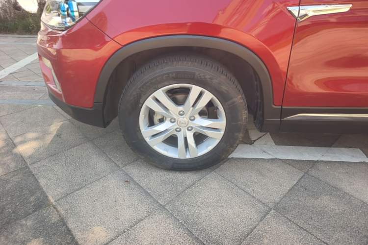 Used CHANGAN CS75 2016 2.0L Manual Value-Added Version China V Standard Left Front Wheel Hub