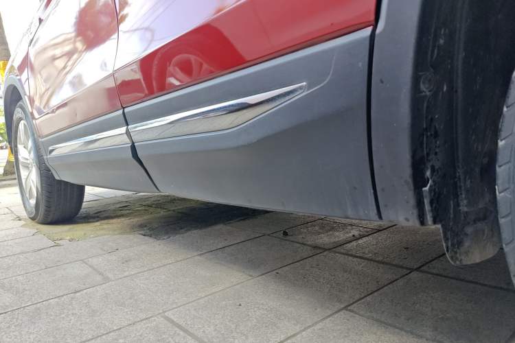 Used CHANGAN CS75 2016 1.8T Automatic Elite Model China V Standard Left Side Sill
