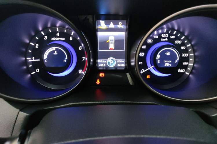 Used CHANGAN CS75 2016 1.8T Automatic Elite Model China V Standard Odometer Close Up