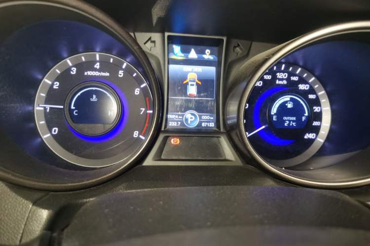 Used CHANGAN CS75 2016 1.8T Automatic Elite Model China V Standard Odometer Close Up