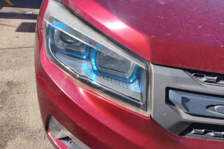 Used CHANGAN CS75 2016 2.0L Manual Luxury Version China V Standard Right Front Headlight