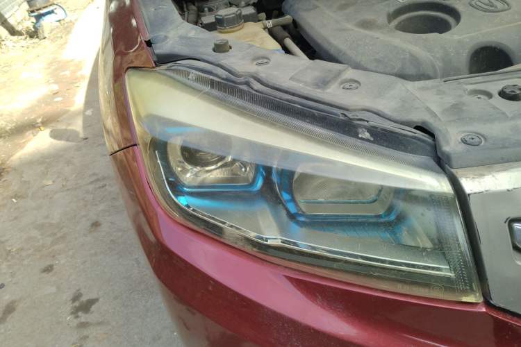 Used CHANGAN CS75 2016 1.8T Automatic Elite Model China IV Standard Right Front Headlight