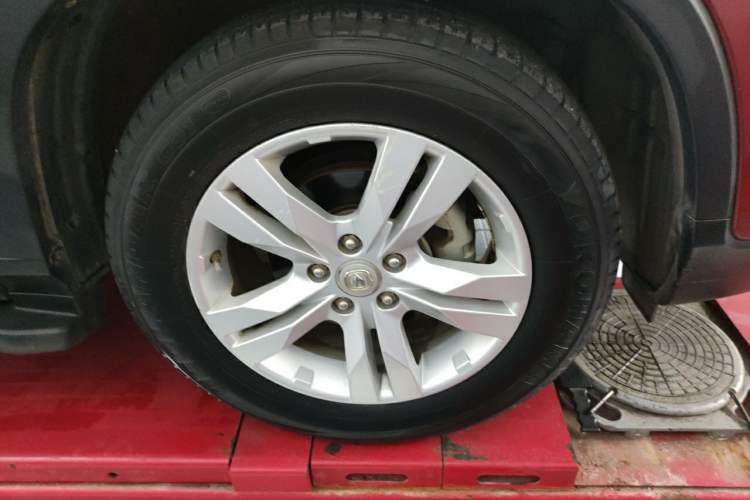 Used CHANGAN CS75 2016 1.8T Automatic Elite Model China V Standard Right Front Wheel Hub