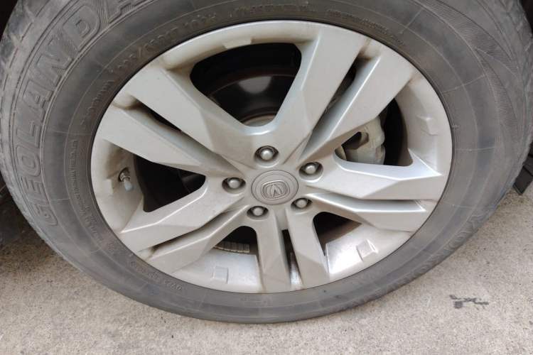 Used CHANGAN CS75 2016 1.8T Automatic Elite Model China V Standard Right Front Wheel Hub