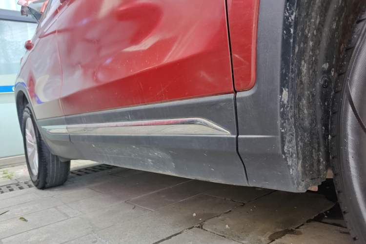 Used CHANGAN CS75 2016 1.8T Automatic Elite Model China V Standard Right Side Sill