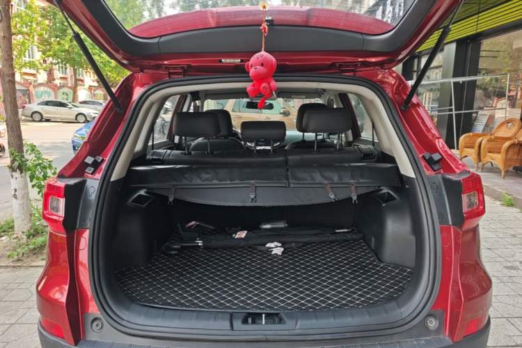Used CHANGAN CS75 2016 1.8T Automatic Elite Model China V Standard Trunk