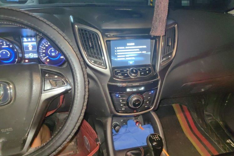 Used CHANGAN CS75 2016 2.0L Manual Luxury Version China V Standard Audio And AC Panel