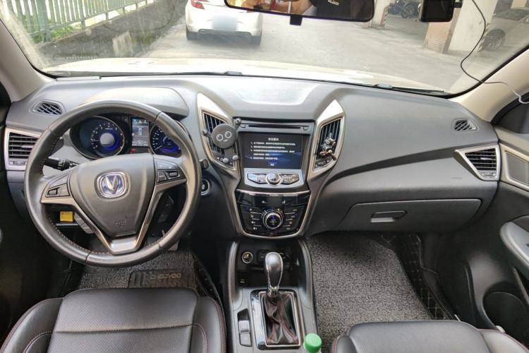 Used CHANGAN CS75 2016 1.8T Automatic Elite Model China V Standard Center Console