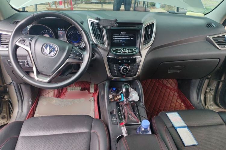 Used CHANGAN CS75 2016 1.8T Automatic Elite Model China V Standard Center Console