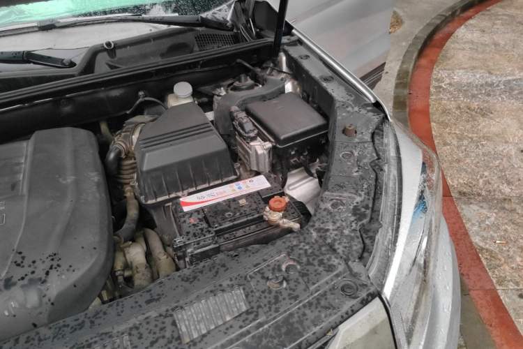 Used CHANGAN CS75 2016 2.0L Manual Luxury Version China IV Standard Engine Bay Left