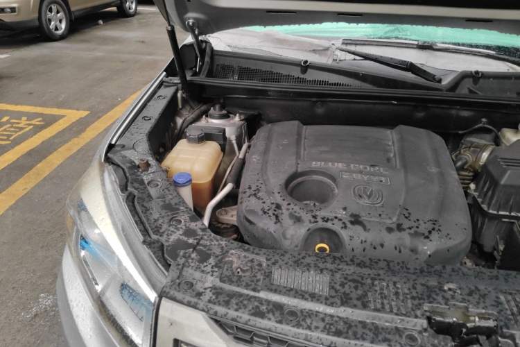 Used CHANGAN CS75 2016 2.0L Manual Luxury Version China IV Standard Engine Bay Right